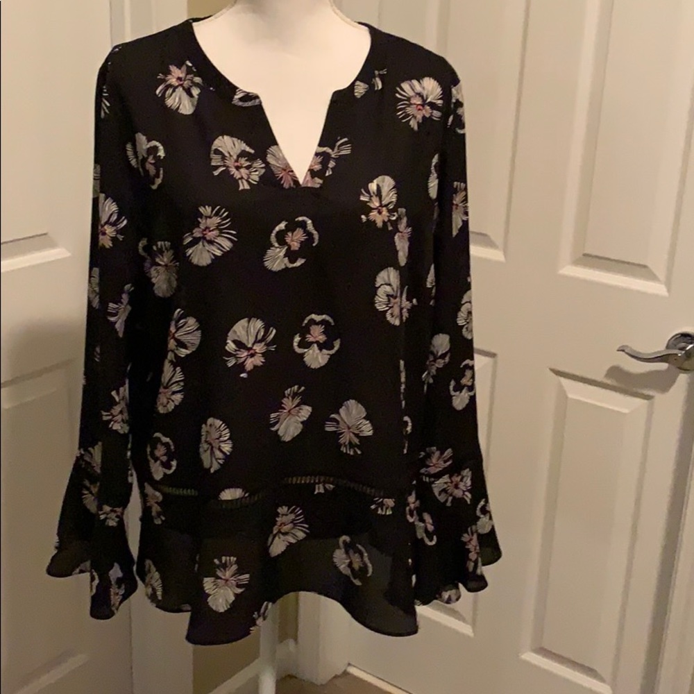 Liz Claiborne black top